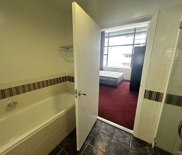 4.5 Star Hotel, Top Floor Fully Furnished Apartment - Photo 3