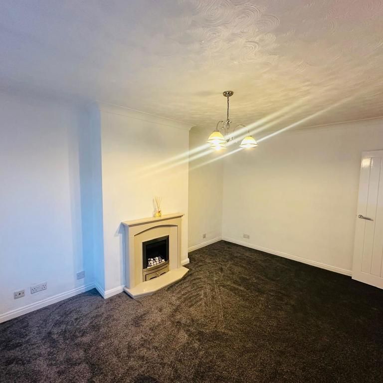 2 bedroom semi-detached bungalow to rent - Photo 1