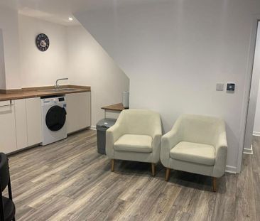 1 bedroom house of multiple occupation to rent - Photo 2