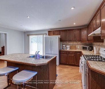 For Lease - 26 Whiting Avenue Unit# Main & 2nd Level, Oshawa, Ontario - Photo 6