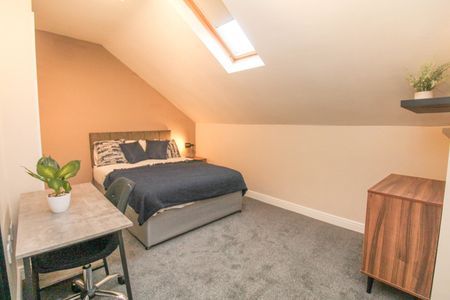 BILLS INCLUDED – Wetherby Grove, Burley, Leeds, LS4 - Photo 3