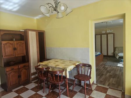 Kiadó átlagos állapotú lakás - Győr - Fotó 3