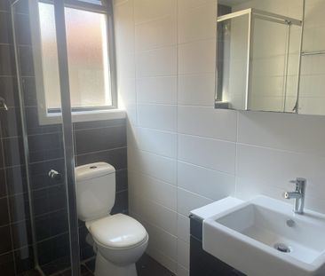 QUIET GROUND FLOOR APARTMENT - Photo 4