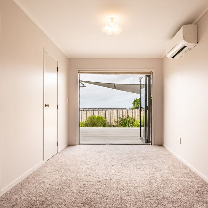 1/272 Whangaparaoa Road, Red Beach, Auckland 0932 - Photo 1