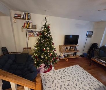 For Lease - 6 Cam Fella Lane, Toronto, Ontario - Photo 2