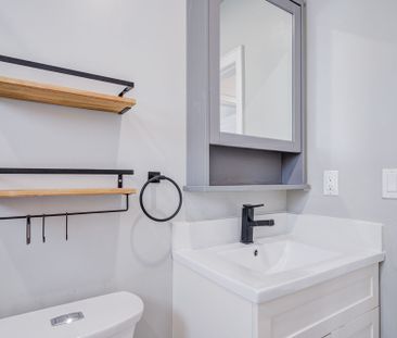 For Lease - 203 Van Dusen Boulevard, Toronto, Ontario - Photo 4