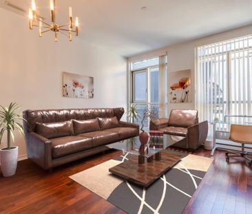 Vieux-Montréal et Cité Mmédia- Magnifique condo 3-1 /2, haut plafond - Photo 2