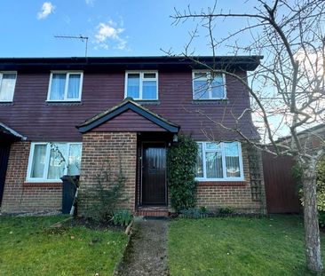 3 bedroom end of terrace house to rent - Photo 2