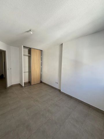 Location Appartement 2 pièces 43m² NIMES 30900 - Photo 3