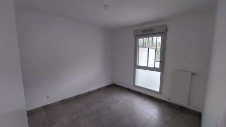 location Appartement T2 DE 43.76m² À CLUSES - Photo 3