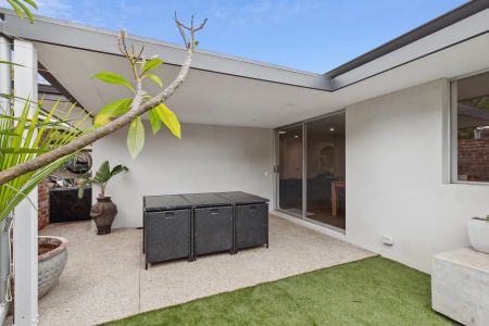 Welcome home to your leafy Kingsley retreat - Photo 5