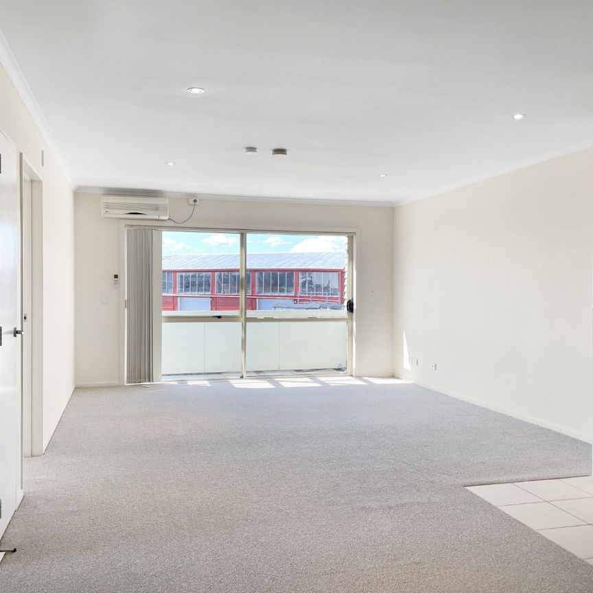 Stanhope Road - 3 Bedroom - 1 Bathroom - 2 Carparks - Photo 1