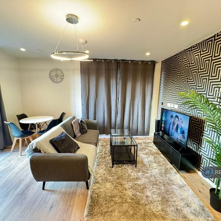 2 bedroom flat to rent - Photo 1