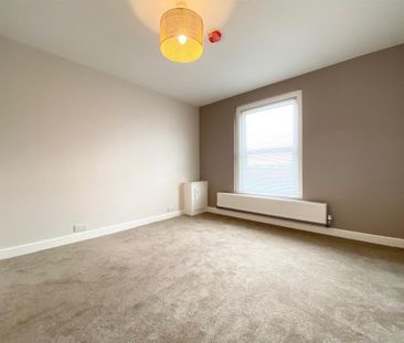 3 bedroom maisonette to rent - Photo 6