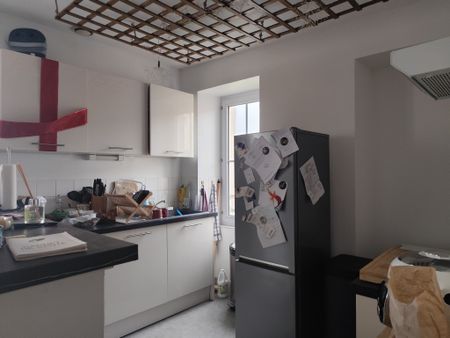 Location Appartement 2 pièces 46m² SABLE SUR SARTHE 72300 - Photo 3