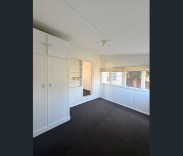 Neat, Bright & Well-Located Norlane Living at Its Best - Photo 2