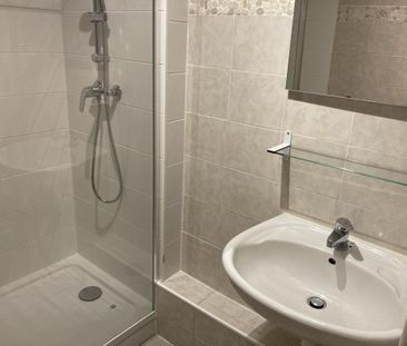 Location Appartement 4 pièces 70m² ST PIERRE DES CORPS 37700 - Photo 3