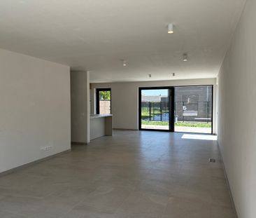 Nieuwbouwwoning met 3 slaapkamer en een tuin. - Photo 1