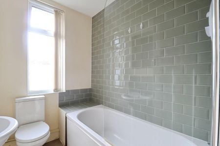 2 bedroom detached bungalow to rent - Photo 5