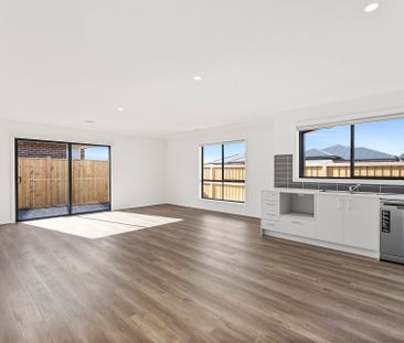 12 Nia Road, Tarneit VIC 3029 - House For Rent | Domain - Photo 2