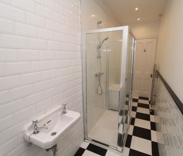 3 bedroom flat to rent - Photo 6