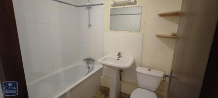 Location Appartement 3 pièces 65m² FONTAINE LE COMTE 86240 - Photo 5