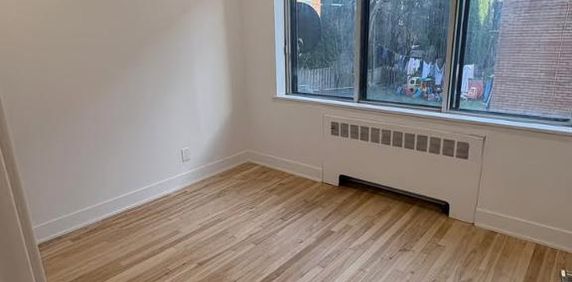 Newly Renovated Three Bedroom Apartment for Rent! - Photo 2