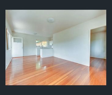 Easy Inner-City Living with Everything at Your Doorstep! - Photo 2