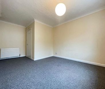 3 bedroom apartment to rent - Photo 4