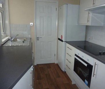2 bedroom maisonette to rent - Photo 5
