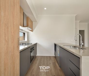 Gorgeous 4 Bedroom Home in Smith’s Park Estate!! - Photo 5