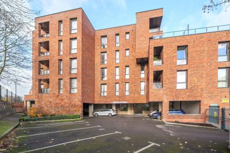 3 Bedroom Flat/Apartment to rent - Photo 4