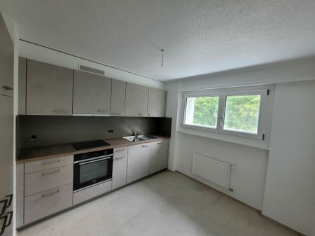 Appartement dernièrement rénové de 3 pièces avec balcon ! - Photo 4