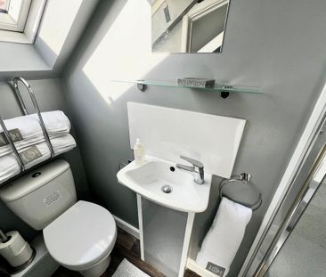 1 bedroom in a house share to rent - Photo 4