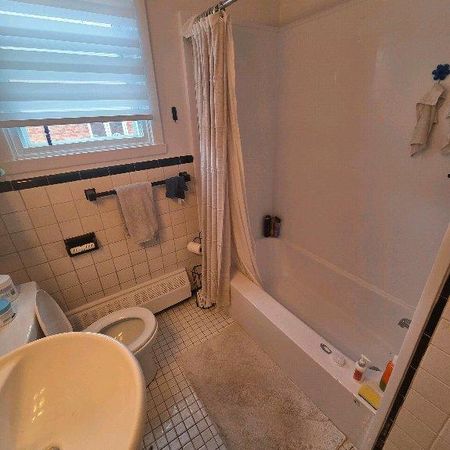 5 ½ À LOUER – SPACIEUX, LUMINEUX & TRANQUILLE ! - Photo 4