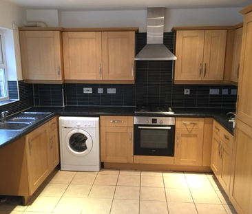 5 bedroom townhouse to rent - Photo 3