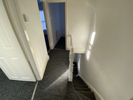 3 Bed Terraced House, Kipling Avenue, CH42 - Photo 4