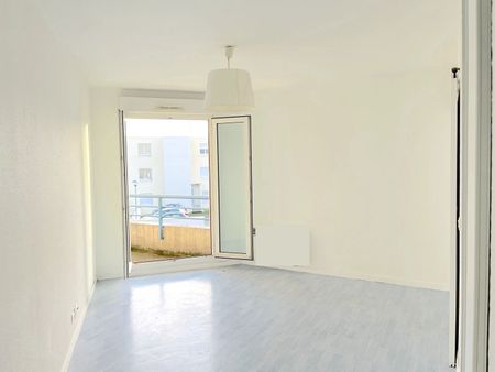 A LOUER APPARTEMENT 2 PIECES AVEC BALCON - SECTEUR TALENCE BARRIERE SAINT GENES - Photo 2