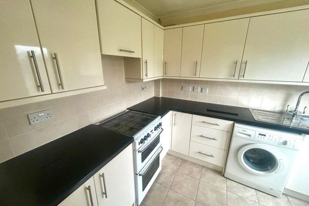 Redwood Road, YEOVIL - Photo 1