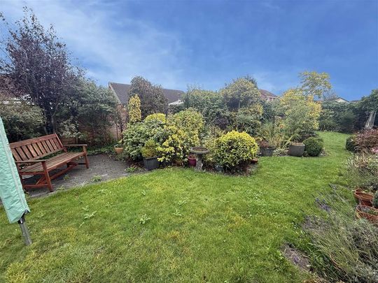 3 bedroom detached bungalow to rent - Photo 1