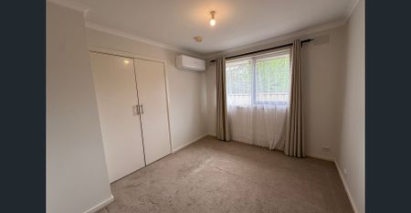 SPACIOUS AND VERSATILE FAMILY HOME IN GREAT LOCATION! - Photo 5