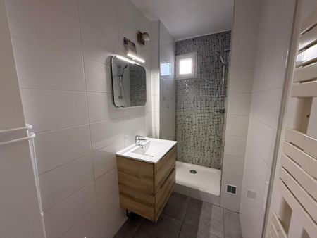 Location Appartement 3 pièces 62m² VALENCE 26000 - Photo 4