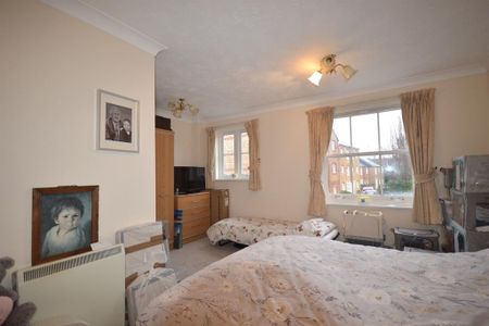 2 bedroom flat to rent - Photo 4
