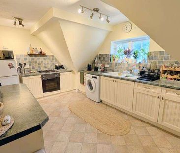 Lightwater, Surrey, GU18 - Photo 4