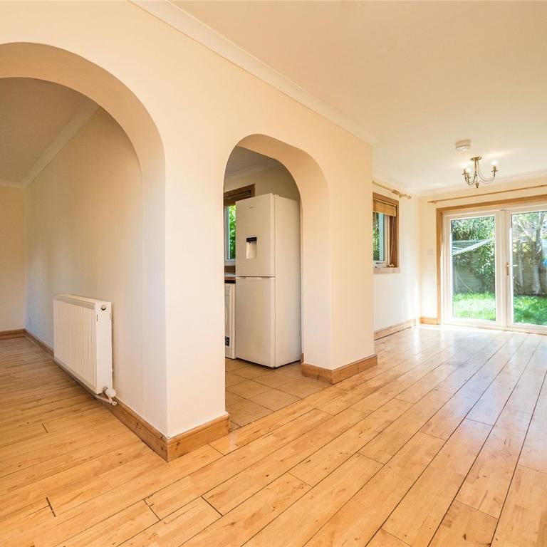 3 bedroom semi-detached house to rent - Photo 1