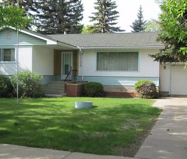 Bungalow - Pleasantview [Near Southgate Mall] | 10944 - 54th Avenue NW, Edmonton - Photo 1