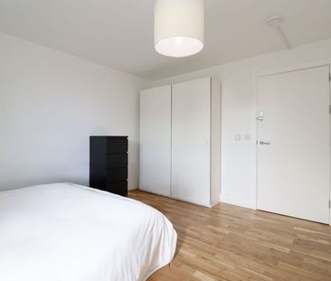 Room in a Shared Flat, Holystone Court, E14 - Photo 2