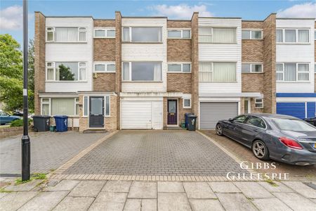 4 Bedroom Townhouse to rent - Photo 5