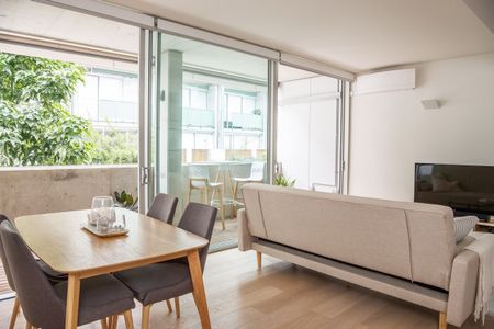 STUNNING 1 BEDROOM APARTMENT IN IDEAL LOCATION - Photo 3