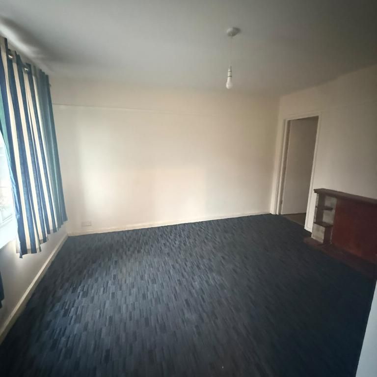 4 bedroom semi-detached house to rent - Photo 1
